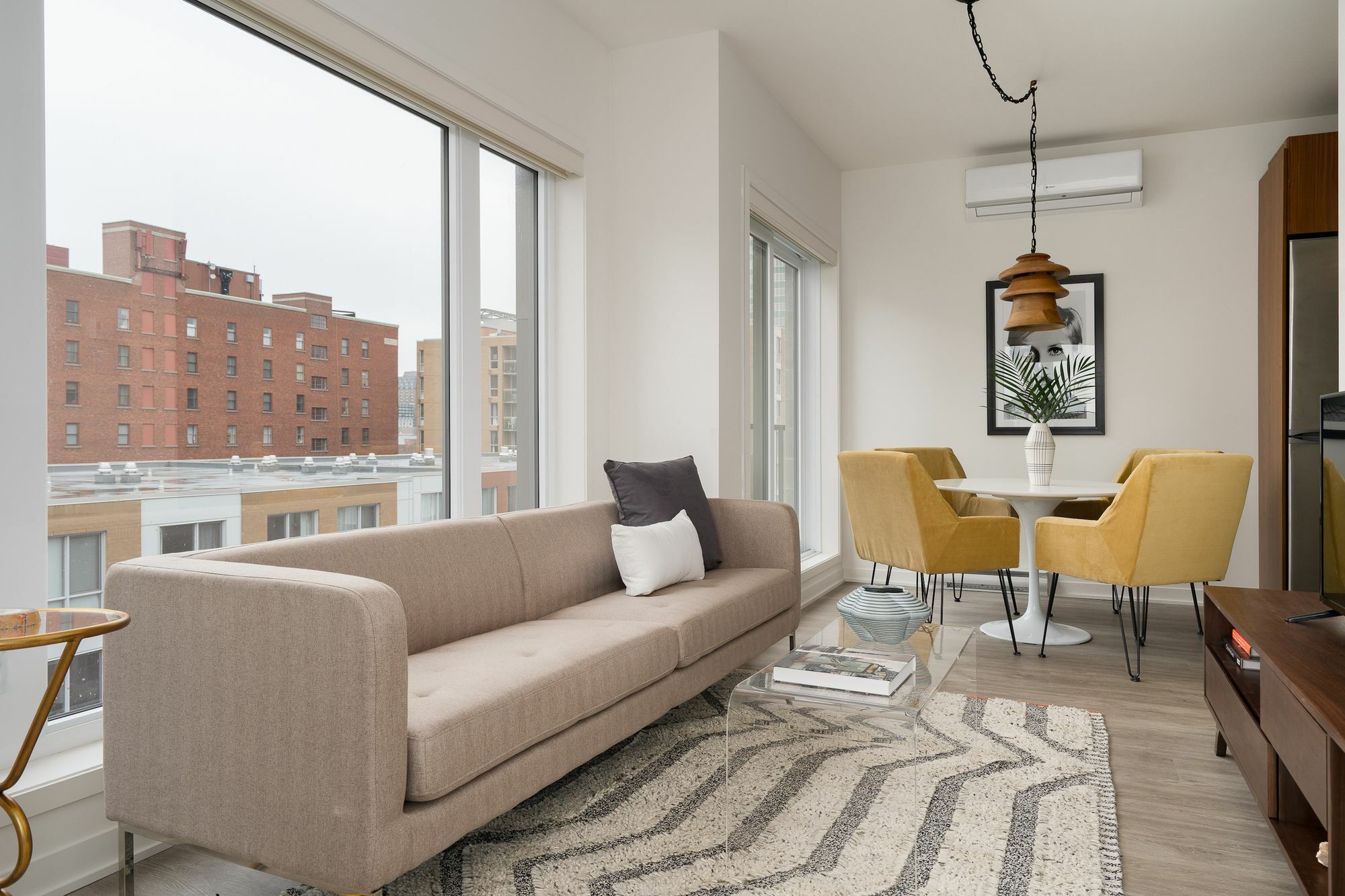 Spacious 1Br In Quartier Des Spectacles By Sonder Apartamento Montréal Exterior foto